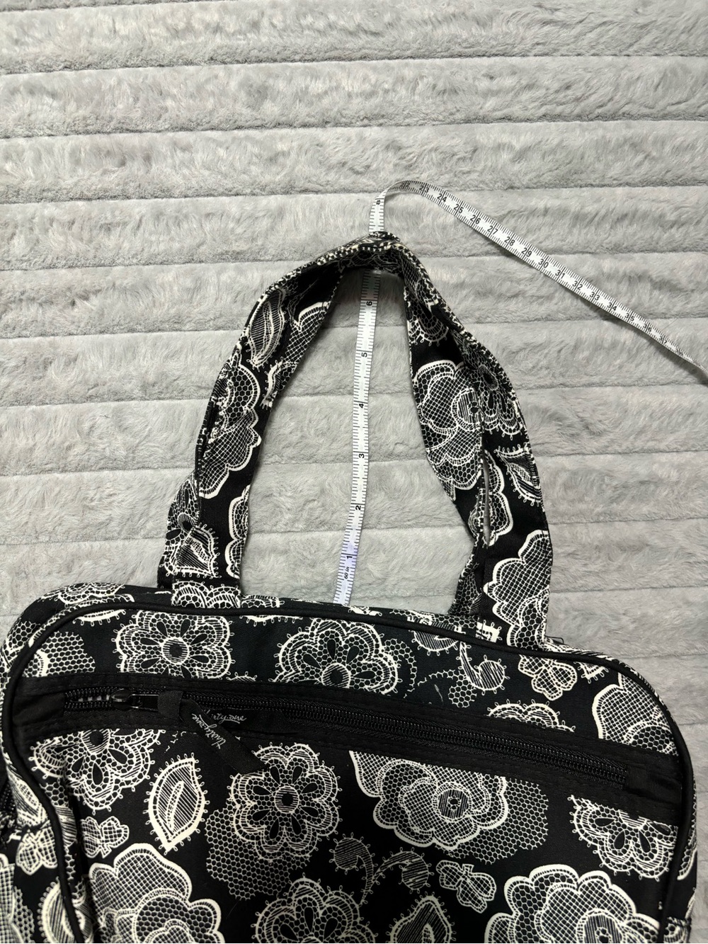 Thirty-One Floral Lace Black and White Print Cosmetic Travel Bag Lined - Picture 8 of 10